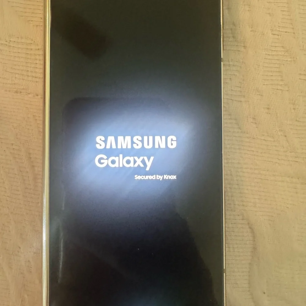 Samsung Galaxy Device with Black Display